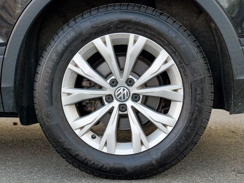 Used 2019 Volkswagen Tiguan SE AWD/4WD image 14