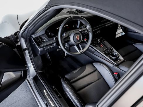 Used 2026 Porsche 911 Targa 4 GTS image 4