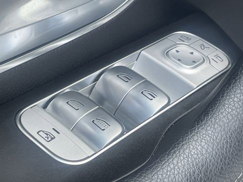Used 2023 Mercedes-Benz GLS 580 4MATIC image 37