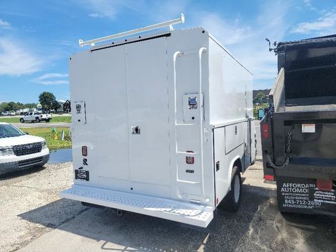 Used 2023 Ford E-350 and Econoline 350 Super Duty w/ Power Windows & Locks Group RWD image 7