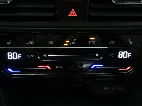 Used 2025 Volkswagen Jetta Sport image 45