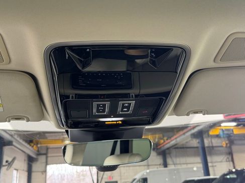 Used 2022 Land Rover Range Rover Westminster Edition image 24