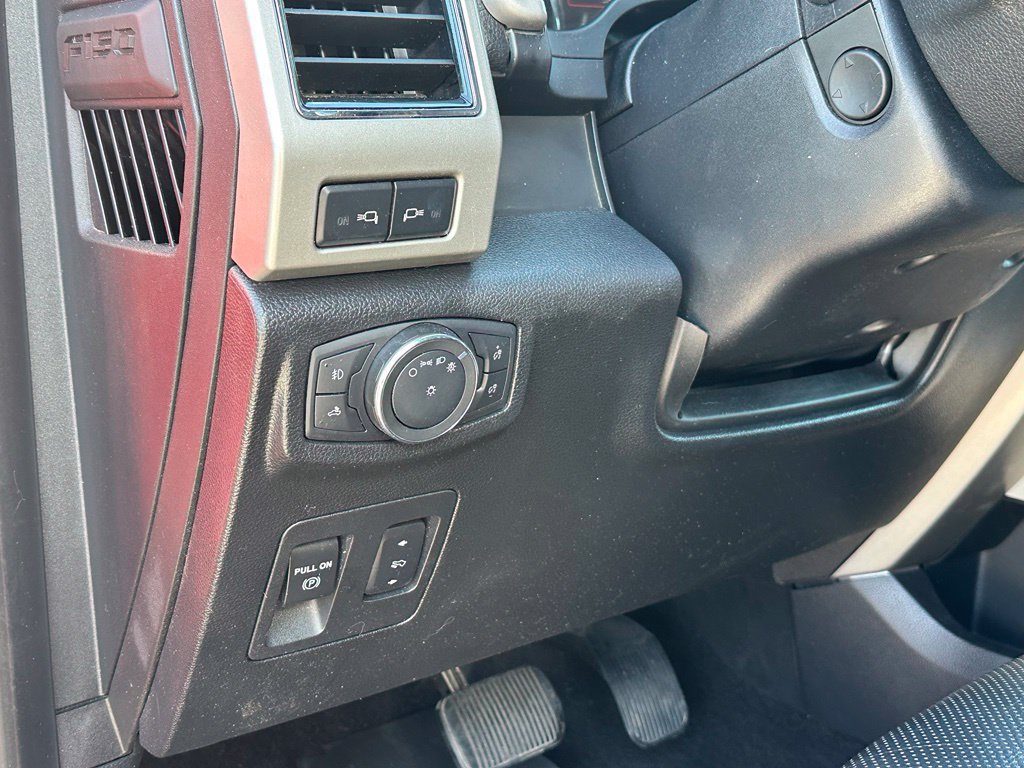 Used 2018 Ford F150 Lariat w/ Equipment Group 502A Luxury AWD/4WD image 26