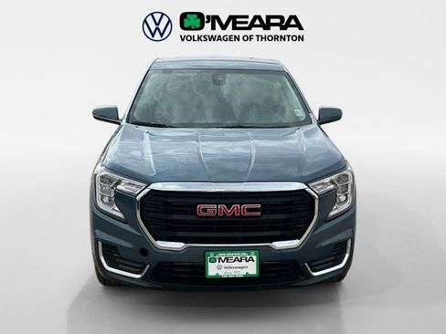 Used 2024 GMC Terrain SLE image 8