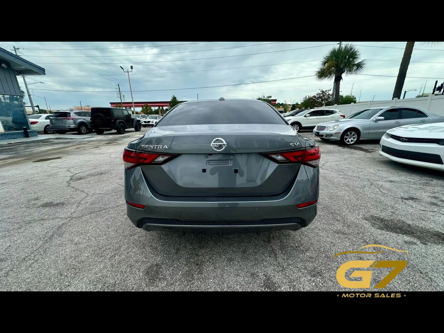 Used 2022 Nissan Sentra SV w/ SV Premium Package FWD image 4