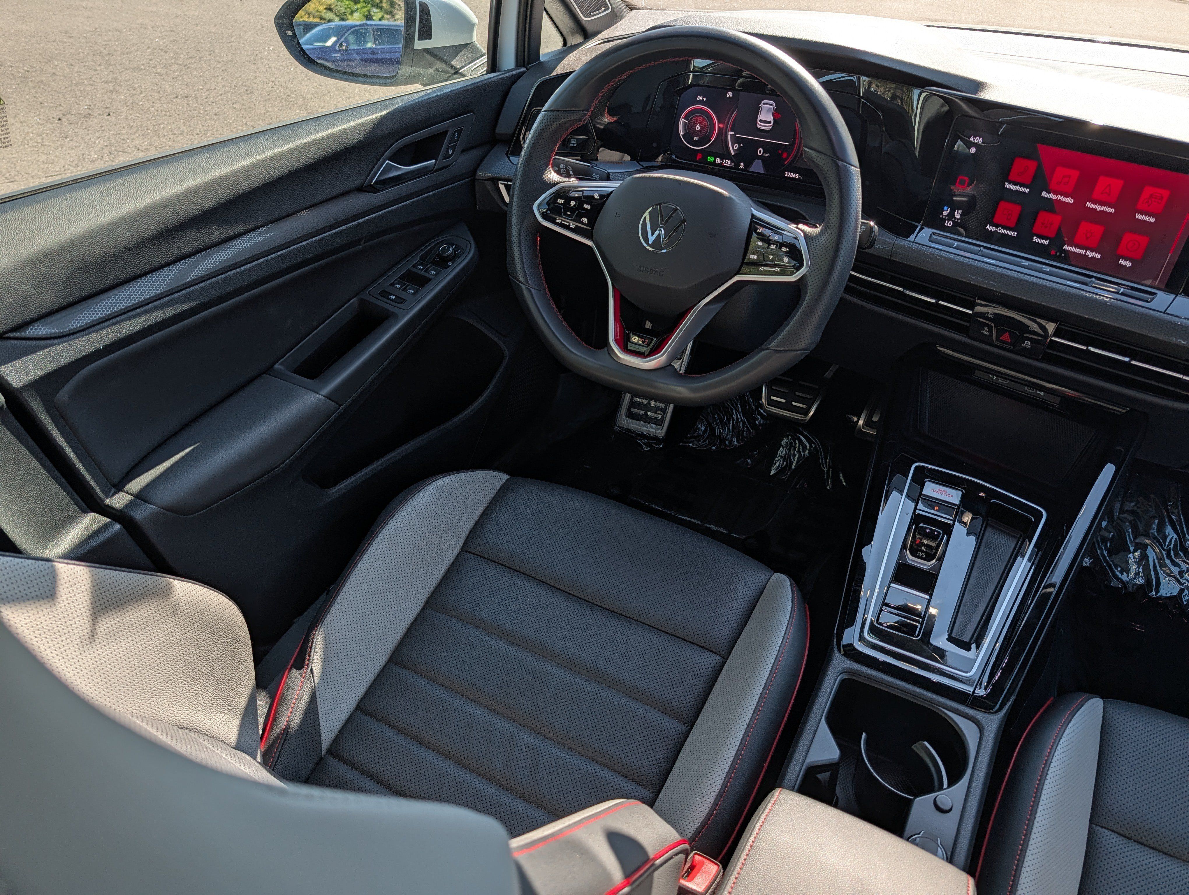Certified 2024 Volkswagen GTI SE FWD image 9