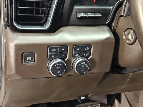 Used 2023 GMC Sierra 1500 Denali w/ Denali Reserve Package AWD/4WD image 10