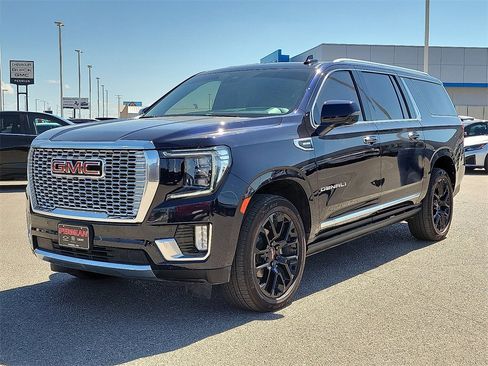 Used 2023 GMC Yukon XL Denali image 5