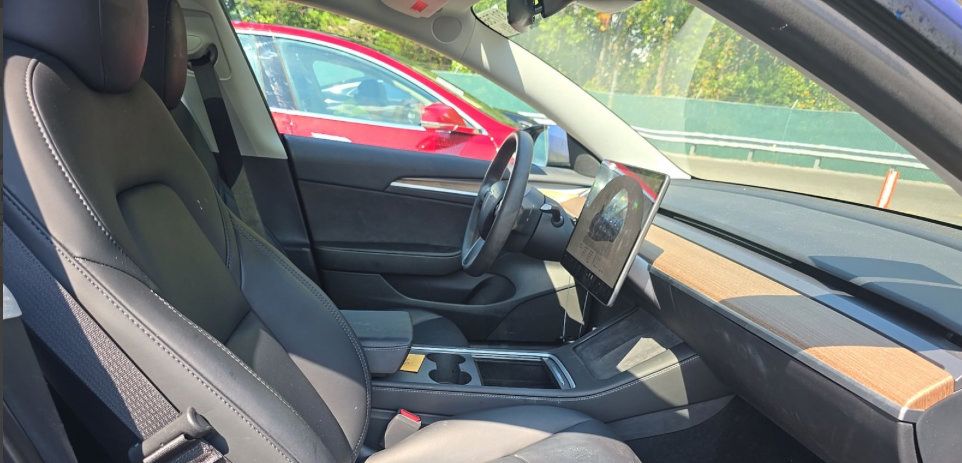 Used 2023 Tesla Model 3 Standard Range RWD image 9