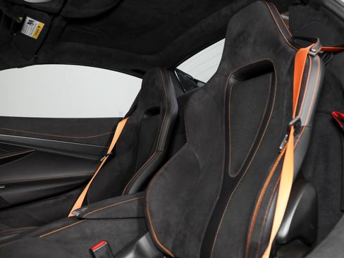 Used 2026 McLaren 750S Spider RWD image 43