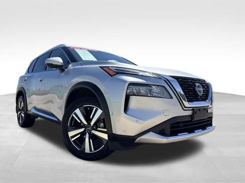 Used 2023 Nissan Rogue Platinum w/ Platinum Premium Package FWD image 2