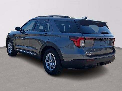 Certified 2025 Ford Explorer Active RWD image 4