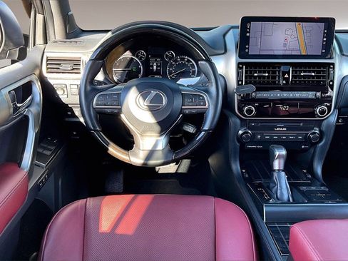 Used 2023 Lexus GX 460 Premium w/ Premium Package image 5