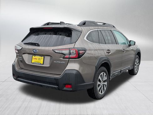Used 2024 Subaru Outback Premium AWD/4WD image 7