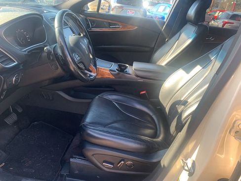 Used 2016 Lincoln MKX Reserve w/ Driver Assistance Package image 13