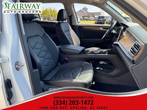 Used 2025 Volkswagen Atlas SE AWD/4WD image 12