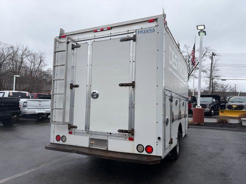 Used 2016 Chevrolet Express 3500 RWD image 8