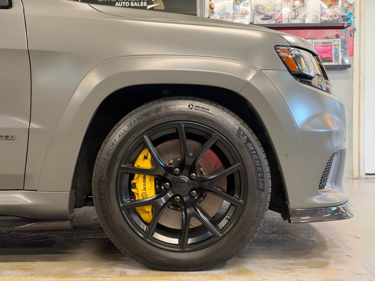 Used 2021 Jeep Grand Cherokee Trackhawk AWD/4WD image 13