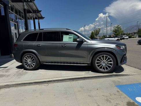 New 2025 Mercedes-Benz GLS 580 580 4MATIC image 9
