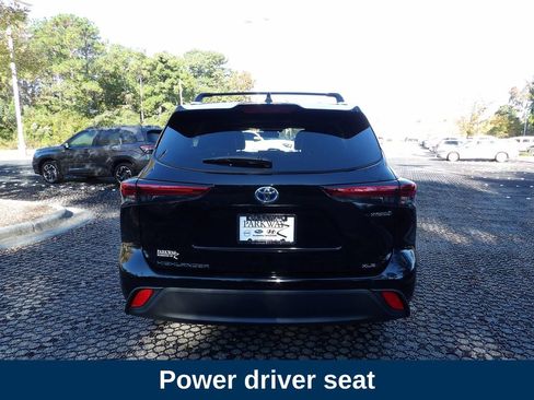 Used 2023 Toyota Highlander Bronze Edition image 8