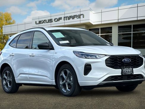 Used 2023 Ford Escape ST-Line w/ Equipment Group 301A image 6