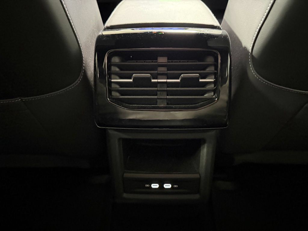 Used 2023 Volkswagen ID.4 Pro AWD/4WD image 15