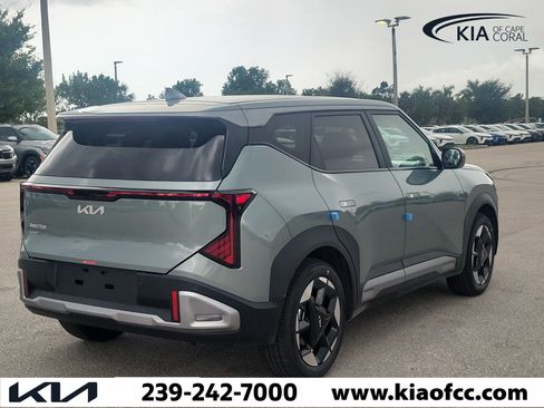 New 2027 Kia Seltos S FWD image 7