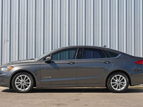 Used 2019 Ford Fusion SE image 8
