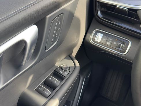 Used 2025 Buick Enclave Sport Touring image 15