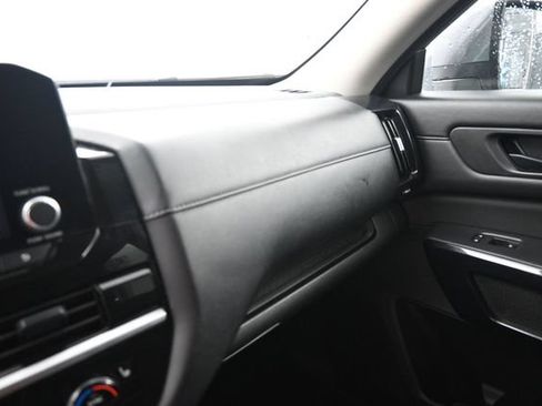 Used 2025 Nissan Pathfinder SV FWD image 26