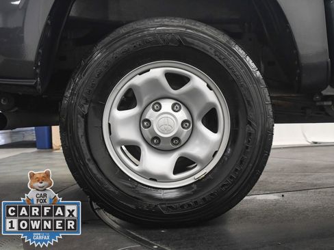 Used 2023 Toyota Tacoma SR image 31