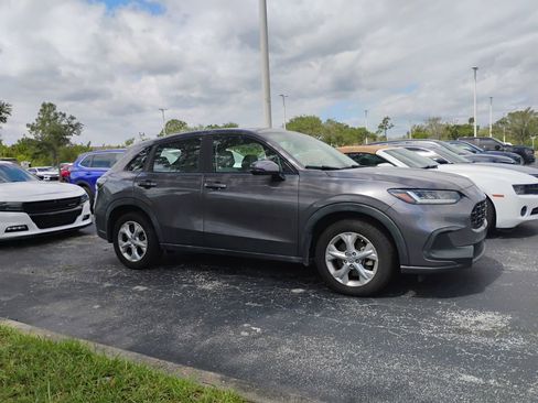 Used 2023 Honda HR-V LX image 2