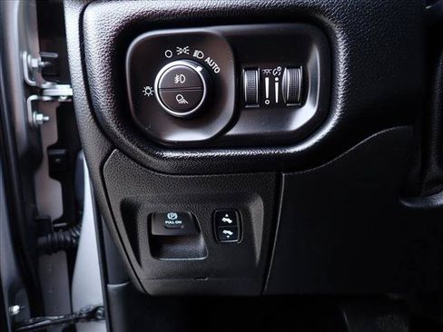 Used 2019 RAM 1500 Big Horn AWD/4WD image 15