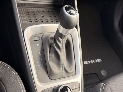 Certified 2026 Hyundai Venue SEL FWD image 19