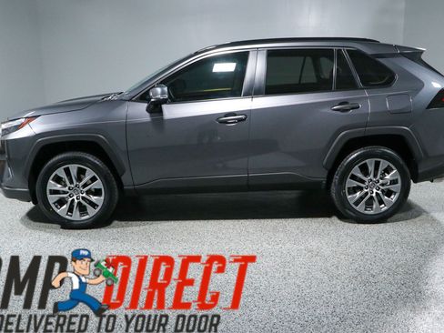 Used 2022 Toyota RAV4 XLE Premium FWD image 10