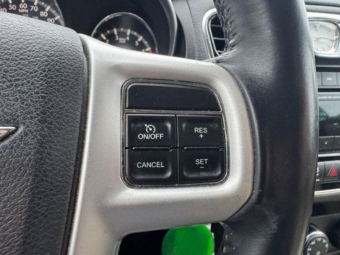 Used 2014 Chrysler 200 Touring FWD image 17