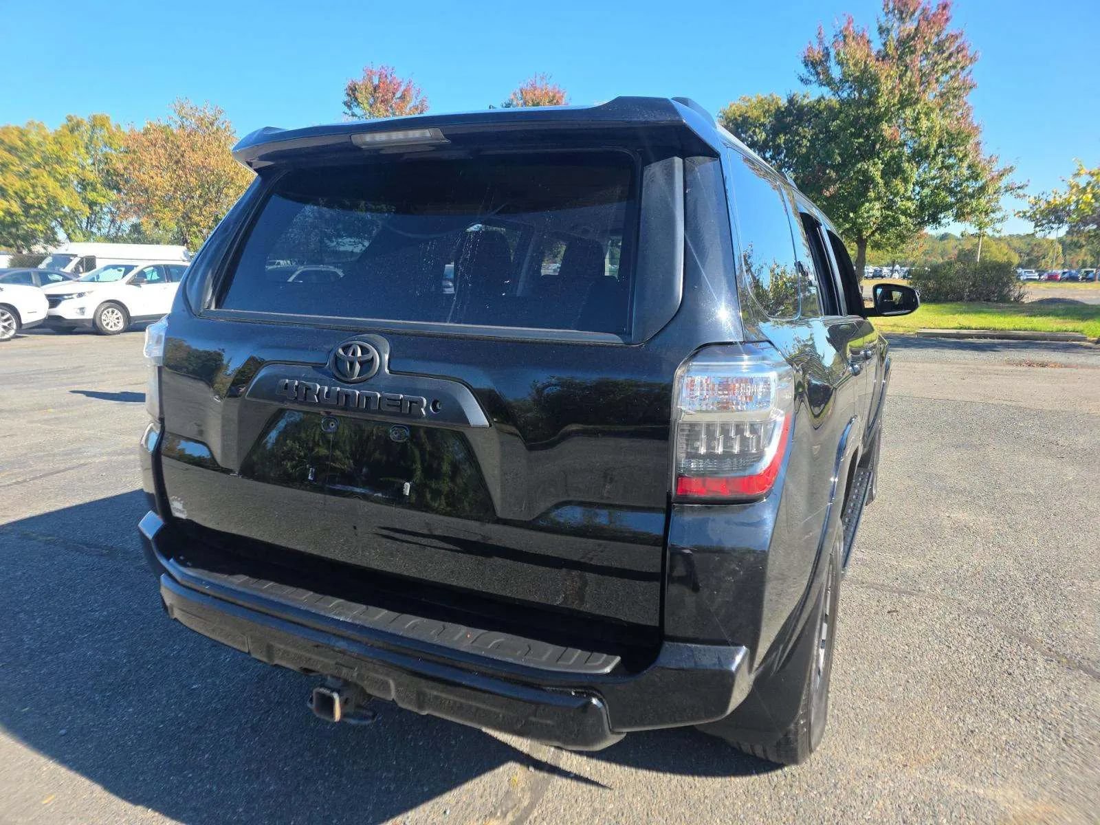 Used 2018 Toyota 4Runner TRD Off-Road AWD/4WD image 3