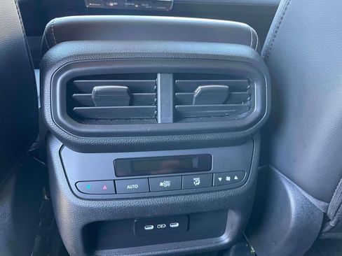 Certified 2025 Honda Pilot EX-L image 13