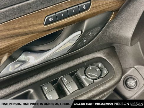 Used 2020 GMC Terrain Denali w/ Denali Premium Package AWD/4WD image 18