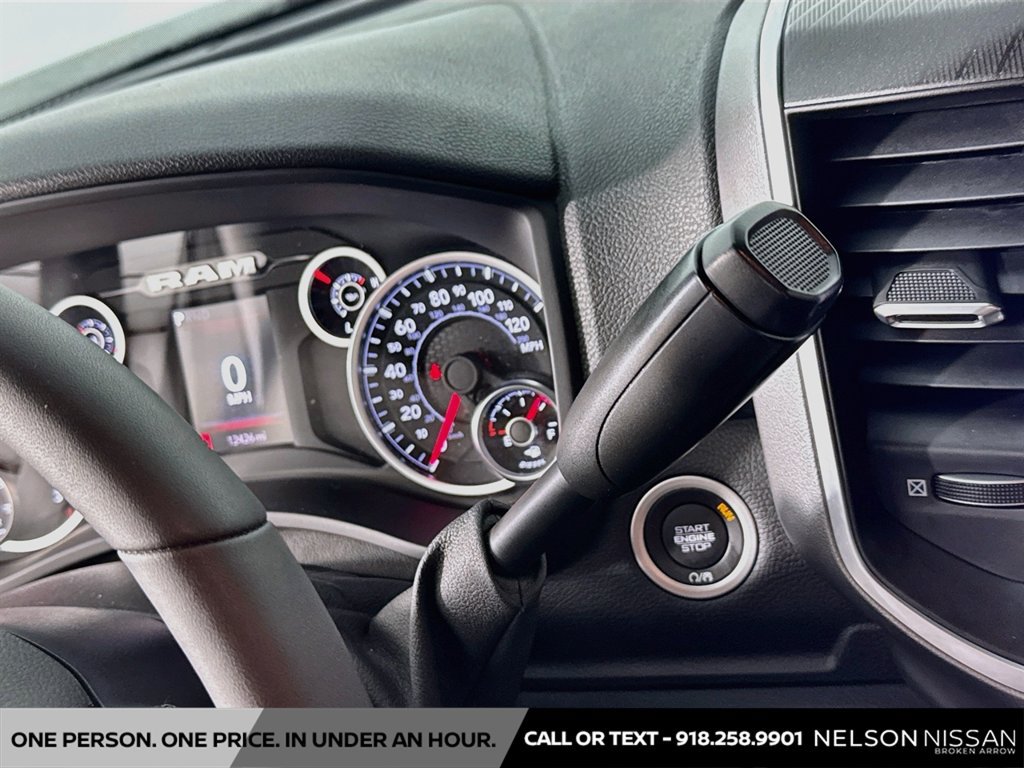Used 2025 RAM 3500 Big Horn AWD/4WD image 17