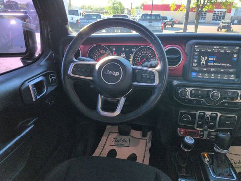 Used 2022 Jeep Wrangler Unlimited Rubicon w/ Cold Weather Group AWD/4WD image 13