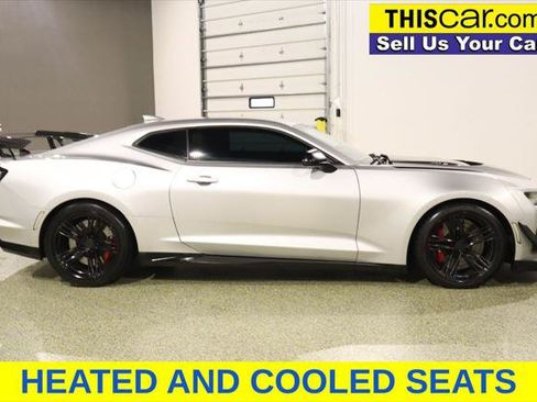 Used 2019 Chevrolet Camaro ZL1 RWD image 9