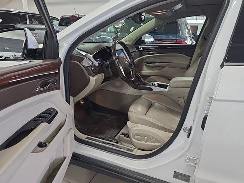 Used 2015 Cadillac SRX Luxury w/ Driver Awareness Package AWD/4WD image 4