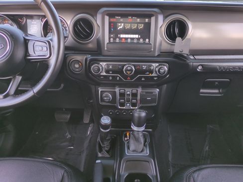Used 2022 Jeep Wrangler Unlimited Sport AWD/4WD image 11