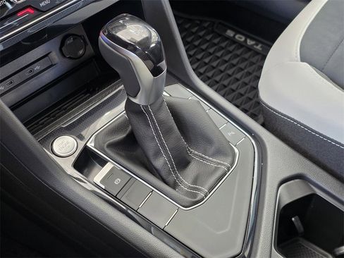 New 2025 Volkswagen Taos SE image 15