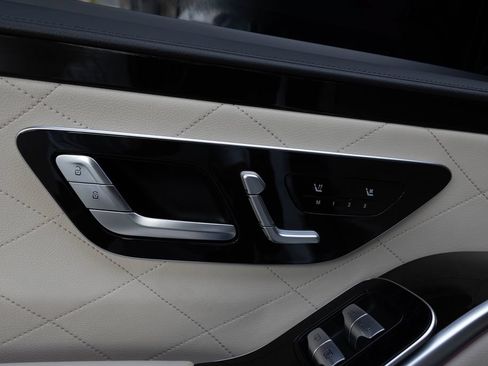 Used 2022 Mercedes-Benz S 580 4MATIC Sedan image 45