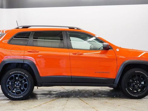 Certified 2021 Jeep Cherokee Trailhawk w/ Sun, Sound & Nav Group image 6