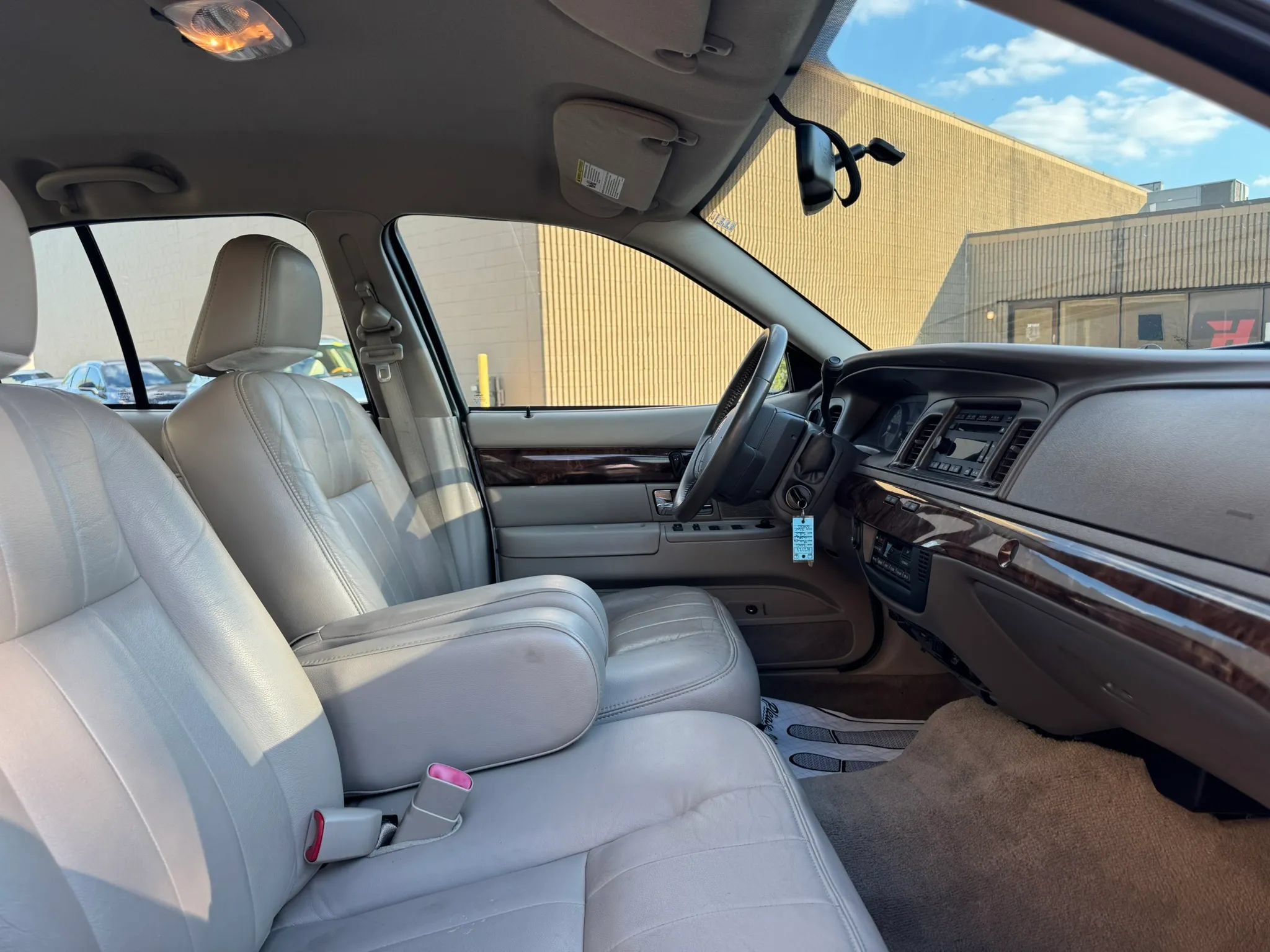 Used 2010 Mercury Grand Marquis LS RWD image 22