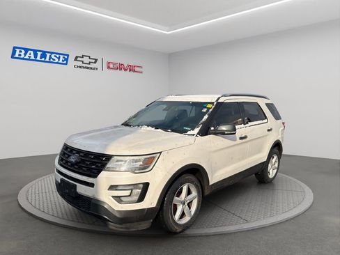 Used 2017 Ford Explorer Limited w/ Equipment Group 303A image 2