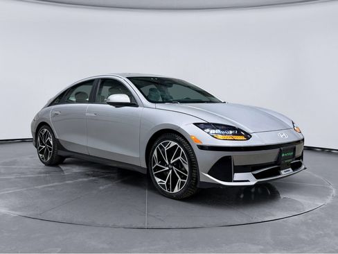 Used 2023 Hyundai Ioniq 6 SEL AWD/4WD image 4
